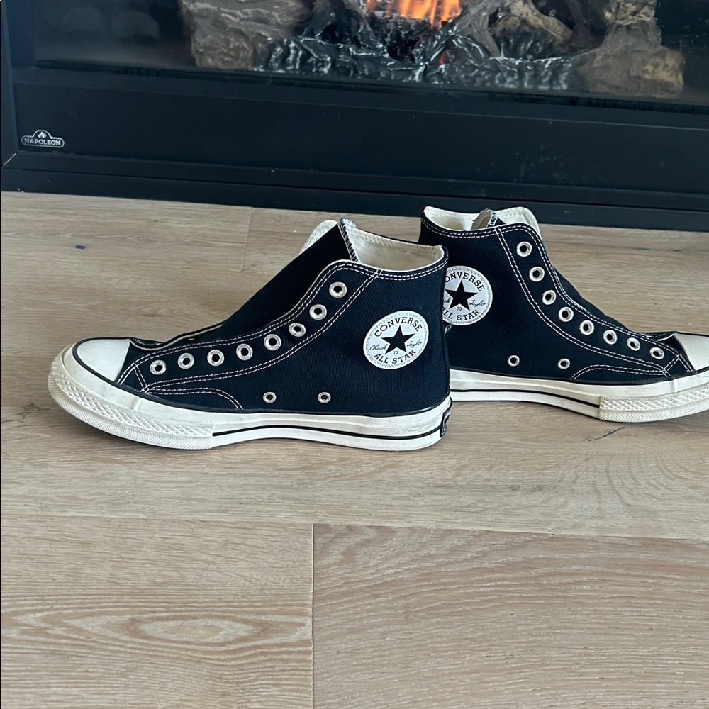 Converse Black and White High-Top Sneakers MENS Size 7.5 Women’s 9.5